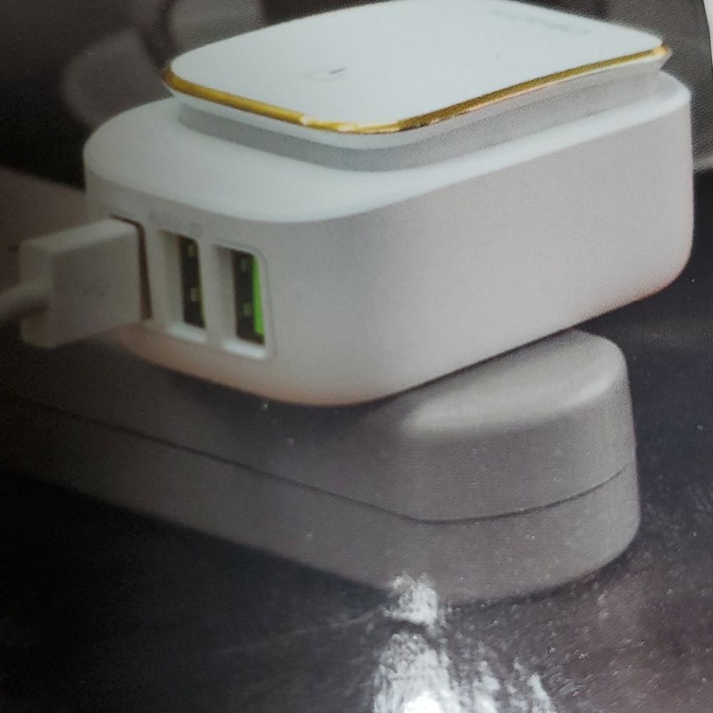 LIFEWARE Wall Port with Night Light - Picture 8 of 10